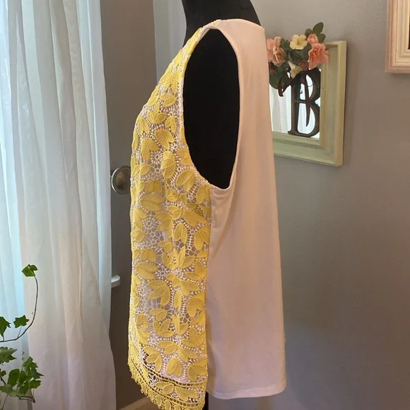 XXL white polyester tank top with yellow lace detail on the front - Picture 3 of 7